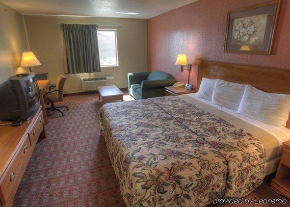 Quality Inn & Suites La Vergne Quarto foto