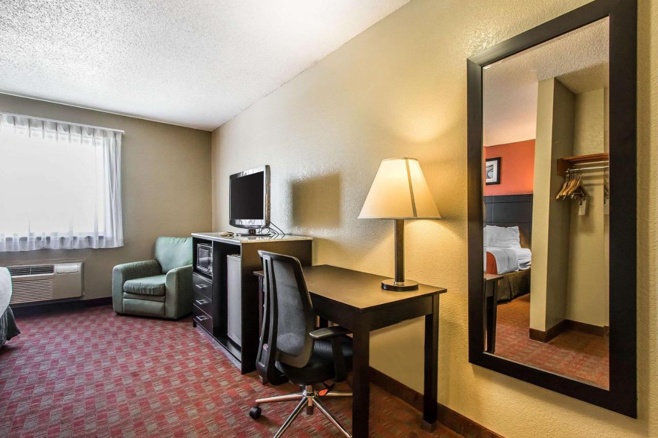 Quality Inn & Suites La Vergne Exterior foto