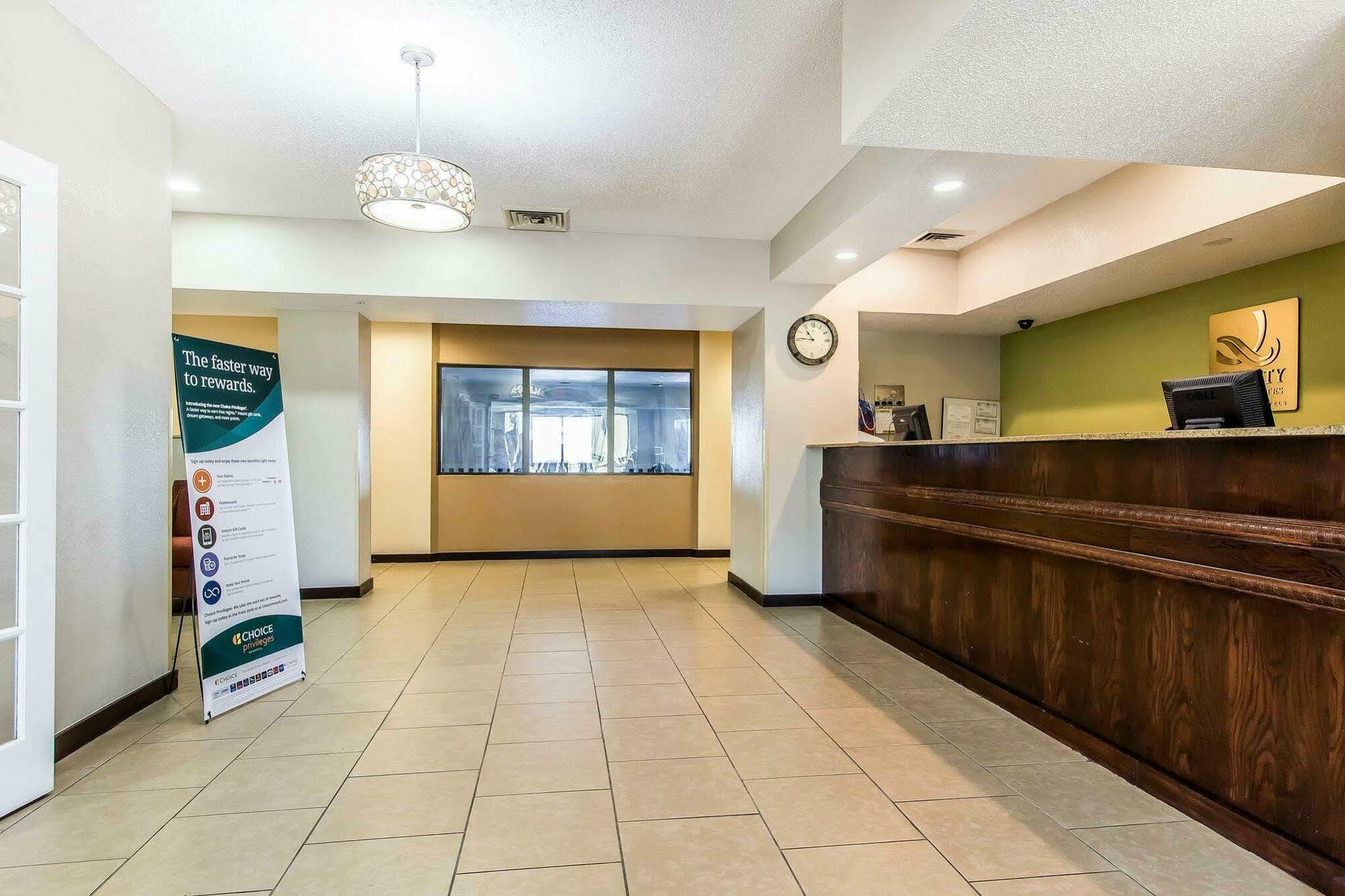 Quality Inn & Suites La Vergne Exterior foto
