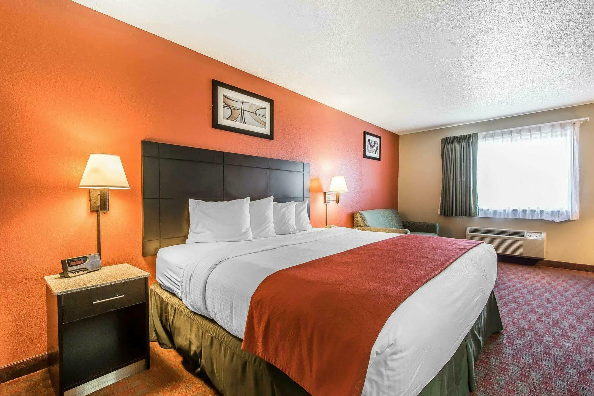 Quality Inn & Suites La Vergne Exterior foto